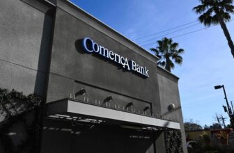 US bank deals surge as Trump-era regulators race through approvals